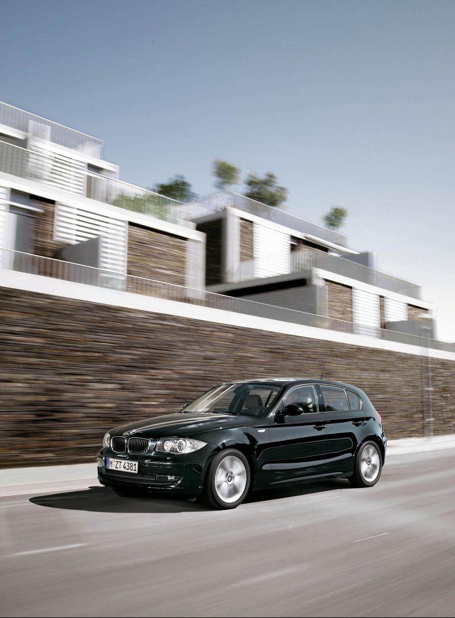  BMW 1-Series 5-Door 2005 года  (фото 2 из 187)